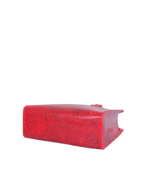 Crimson crocodile handbag for travel